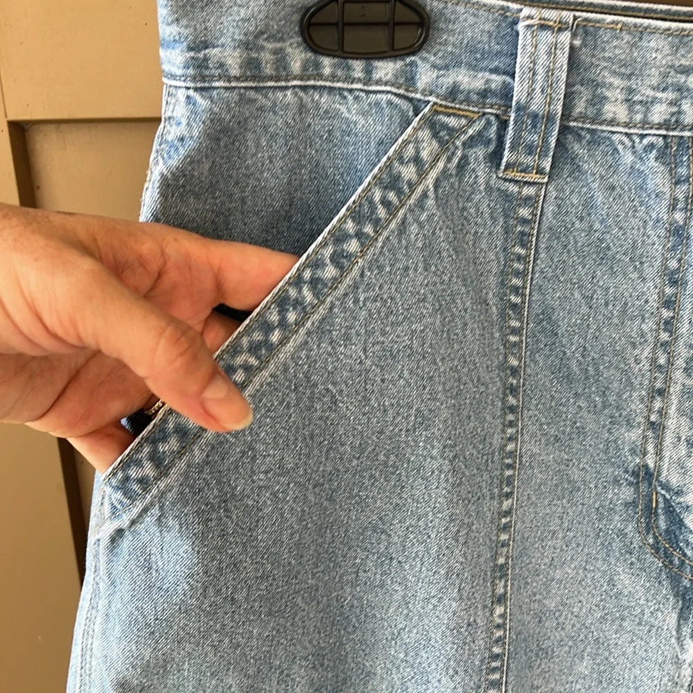 bill blass Light Blue Cropped Jeans - Picture 3 of 10